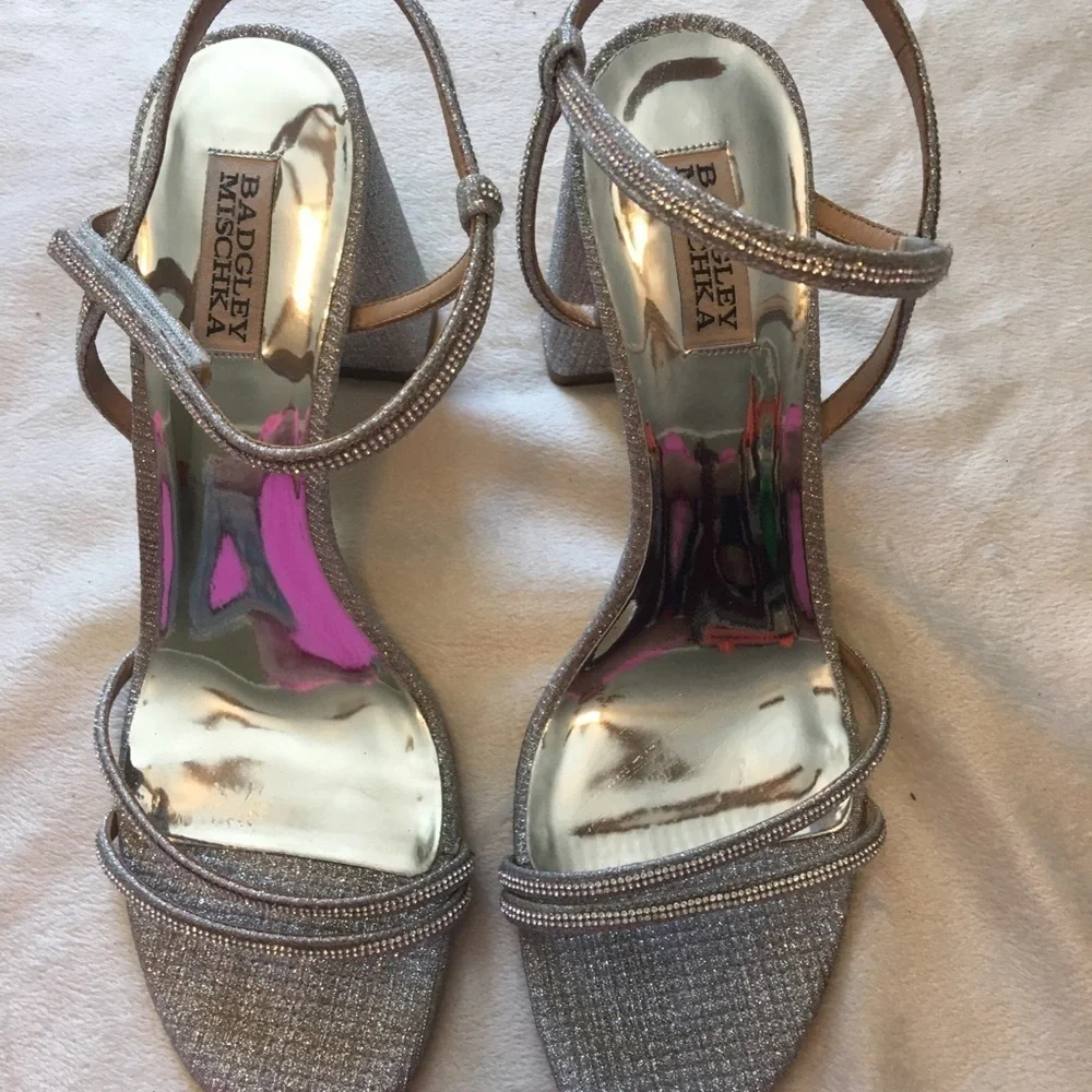 Badgley Mischka Silver Heels with Strappy Design Sz 10